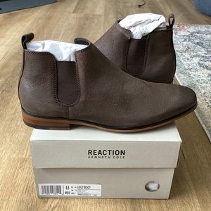 NEW IN BOX Kenneth Cole REACTION Men’s Guy Chelsea Boot, BROWN, 8.5
